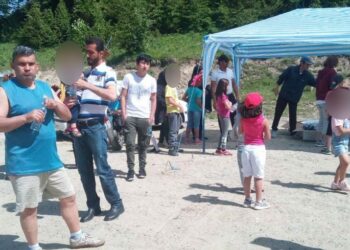 Καστοριά: Όταν οι κάτοικοι έκαναν μπάρμπεκιου για ντόπιους και πρόσφυγες στην Κοτύλη