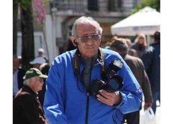 Πονάω, Χρήστο. Τα μέσα μου, φέρνουν φούρλες και οι θύμισες… κάνουν βόλτες στο χρόνο – Γράφει η Ρίτσα Σπυρίδου για τον Χρήστο Μπλέτσο