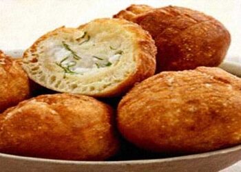 Εύκολα πιροσκί γεμιστά με φέτα