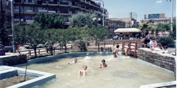 Το φωτογραφικό κλικ της ημέρας από την κεντρική πλατεία της Πτολεμαΐδας μιας άλλης εποχής!