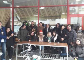 Τα παιδιά του Ε΄ Δημοτικού Σχολείου Πτολεμαΐδας είπαν τα κάλαντα στο Α΄ ΚΑΠΗ