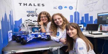 Η COSMOTE επενδύει στους νέους με την εκπαιδευτική ρομποτική και το STEM