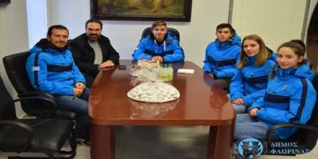 Με τους Φλωρινιώτες αθλητές που θα συμμετέχουν στους Χειμερινούς Ολυμπιακούς Αγώνες Νέων συναντήθηκε ο Δήμαρχος Φλώρινας