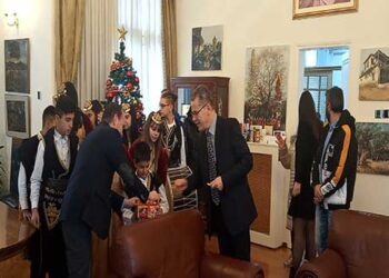 Χριστουγεννιάτικα κάλαντα και ευχές στο Δήμαρχο Κοζάνης, Λ. Μαλούτα – ΒΙΝΤΕΟ & ΦΩΤΟΓΡΑΦΙΕΣ