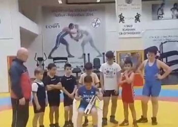 Κάλαντα στα ποντιακά από τους μικρούς παλαιστές στο Παλαιστικό Κέντρο Εορδαίας! BINTEO