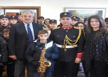 Χριστουγεννιάτικα Κάλαντα και ευχές από χορωδίες και Συλλόγους στον Αντιπεριφερειάρχη ,Γρηγόρη Τσιούμαρη και στην Αντιπεριφερειάρχη, Γιούλα Γκατζαβέλη 