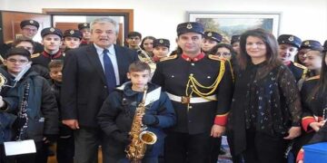 Χριστουγεννιάτικα Κάλαντα και ευχές από χορωδίες και Συλλόγους στον Αντιπεριφερειάρχη ,Γρηγόρη Τσιούμαρη και στην Αντιπεριφερειάρχη, Γιούλα Γκατζαβέλη