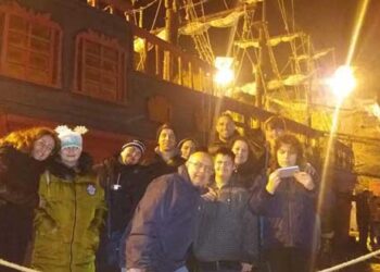 Ταξίδι προς-ομοίωσης στην κεντρική πλατεία Πτολεμαΐδας από το Σύλλογο Παιδιών Αμεα και τους φοιτητές του τμήματος Εργοθεραπείας