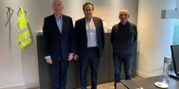 Συνάντηση του Γιάννη Αντωνιάδη στα κεντρικά γραφεία διοίκησης του αγωγού φυσικού αερίου ΤΑΡ