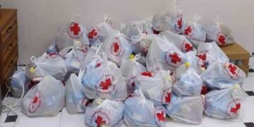 Δέματα αγάπης από το Ερυθρό Σταυρό Πτολεμαΐδας