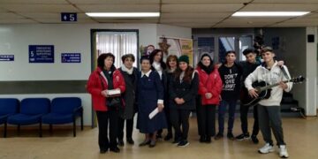 Κοντά στους ασθενείς του Μποδοσάκειου Νοσοκομείου Πτολεμαΐδας βρέθηκε το τοπικό Τμήμα του Ερυθρού Σταυρού