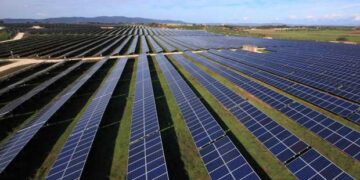 Άδειες παραγωγής της ΔΕΗ για την εγκατάσταση 1,5 GW φωτοβολταϊκών σε λιγνιτωρυχεία