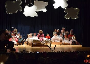 Συνεχίστηκαν χθες, Παρασκευή, οι εκδηλώσεις «Χριστουγεννιάτικες Φωτιές στη Φλώρινα» του δήμου Φλώρινας