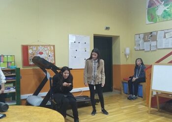 Το Καλλιτεχνικό Γυμνάσιο Κοζάνης επισκέφθηκε το κέντρο ΚΙΒΩΤΟΣ στον Άργιλο