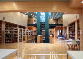 “Μπήκαμε μέσα στην ωραιότερη Βιβλιοθήκη της Βόρειας Ελλάδας!” – To ParallaxiMag για την Κοβεντάρειο