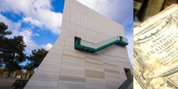 “Μπήκαμε μέσα στην ωραιότερη Βιβλιοθήκη της Βόρειας Ελλάδας!” – To ParallaxiMag για την Κοβεντάρειο