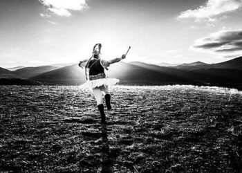 Τα χωριά της Κοζάνης ζουν στους ρυθμούς των Μωμόγερων – Τετράλοφος και Άγιος Δημήτριος άνοιξαν την αυλαία (βίντεο)