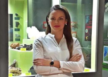 Η Πτολεμαϊδιώτισσα Αγγελική Ρεϊζοπούλου υπεύθυνη του Μουσείου Φυσικής Ιστορίας Βόλου