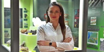 Η Πτολεμαϊδιώτισσα Αγγελική Ρεϊζοπούλου υπεύθυνη του Μουσείου Φυσικής Ιστορίας Βόλου