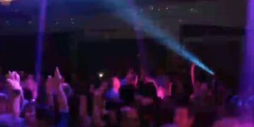 Πτολεμαΐδα: Αναβίωσαν …νύχτες “Συμμετρίας” – “Χαμός” στο Reunion Dance Party (video)