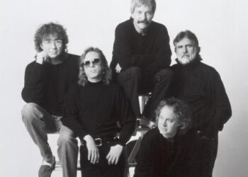 Η Μουσική Γωνιά του Μίλτου Ηλιάδη στο e-ptolemeos.gr – The Tractors Santa Claus Is Coming (In a boogie-woogie choo-choo train)