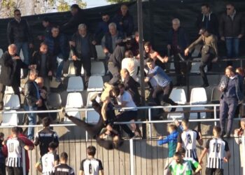 Απίστευτα γεγονότα και διακοπή στο παιχνίδι Νίκη-Αγκαθιάς- Αγροτικός Αστέρας (βίντεο)