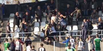 Απίστευτα γεγονότα και διακοπή στο παιχνίδι Νίκη-Αγκαθιάς- Αγροτικός Αστέρας (βίντεο)