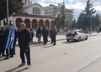 Μεγάφωνα επιστράτευσαν για να ακουστούν μέχρι την εκδήλωση της ορκωμοσίας οι Πτολεμαίοι Μακεδόνες
