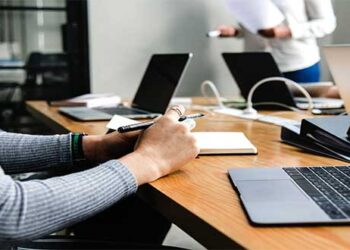 ΕΣΠΑ: Νέο πρόγραμμα για χιλιάδες επαγγελματίες – Πώς θα ενταχθείτε