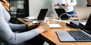 ΕΣΠΑ: Νέο πρόγραμμα για χιλιάδες επαγγελματίες – Πώς θα ενταχθείτε