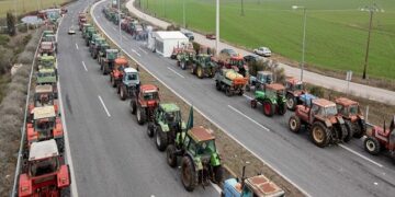 Οι αγρότες απειλούν να κόψουν την Ελλάδα στα δύο -Τους καλεί σε διάλογο η κυβέρνηση