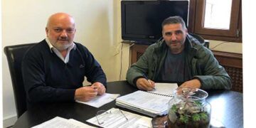 Δήμος Αμυνταίου: Εργασίες αντικατάστασης χλοοτάπητα στο γήπεδο 5Χ5 στο Ξινό Νερό Αμυνταίου