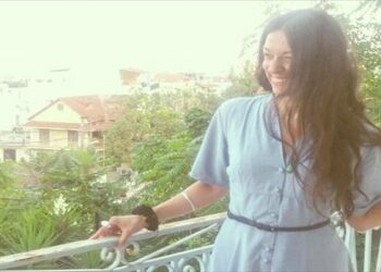 Η Πτολεμαϊδιώτισσα Ελένη Ζαραφίδου για το αναλόγιο «Δύσκολες νύχτες»: «Τι σημαίνει άραγε πατρίδα χωρίς τυμπανοκρουσίες και μεγάλα λόγια ευαισθησίας;»