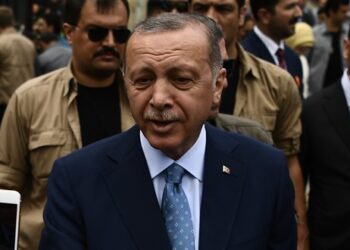 Η Άγκυρα επικήρυξε με 700.000 ευρώ καθέναν από τους 8 Τούρκους στρατιωτικούς