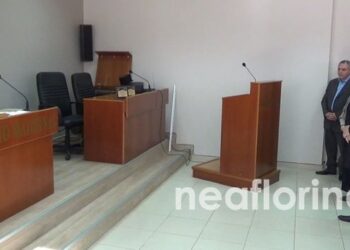 Σε δημόσια μετάνοια κάλεσε ιερέας τον Κ. Σέλτσα – Ο ιερέας έχει δείξει δείγματα τραμπουκισμού, απάντησε ο βουλευτής (video)