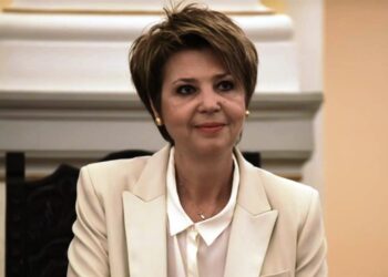 Όλγα Γεροβασίλη: “Ακραίοι κύκλοι επιτέθηκαν σε αστυνομικούς στην Πτολεμαΐδα” (video)