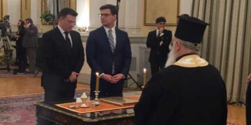 Ορκίστηκαν οι νέοι υπουργοί της κυβέρνησης – Θρησκευτικό όρκο έδωσαν Μωραΐτης και Τόλκας