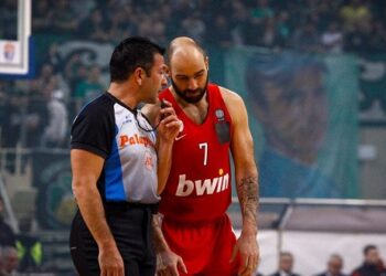 Κύπελλο μπάσκετ: Αποχώρησε λόγω διαιτησίας ο Ολυμπιακός – Στον τελικό ο Παναθηναϊκός