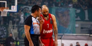 Κύπελλο μπάσκετ: Αποχώρησε λόγω διαιτησίας ο Ολυμπιακός – Στον τελικό ο Παναθηναϊκός