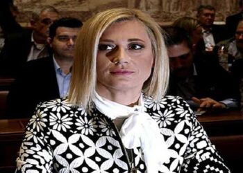 Τι λέει η πρ. Βουλευτής Ραχηλ Μακρή για τα όσα περνάει ο Καμμενος
