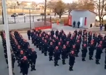 Έπαρση σημαίας με τη συμμετοχή 1ου,2ου και 3ου έτους της Σχολής Πυροσβεστικής Πτολεμαΐδας (video)