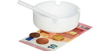 Τέλος καπνιζόντων: Διευκρινίσεις από την ΑΑΔΕ για την υποβολή της δήλωσης