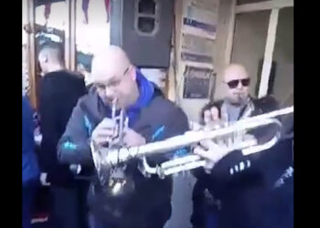 Άρωμα Κοζανίτικης Αποκριάς στο κέντρο της πόλης με χάλκινα και πολύ κέφι – Νέα VIDEO