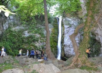 Ορειβατική Λέσχη Εορδαίας: Εξόρμηση στα Λουτρά Πόζαρ – Καταρράκτης  Κουνουπίτσας