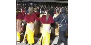 “Σείστηκε” από τους ποντιακούς χορούς η κεντρική πλατεία Κοζάνης! (video)