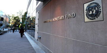 Κίνδυνο ακόμα και για νέο Μνημόνιο «βλέπει» το ΔΝΤ