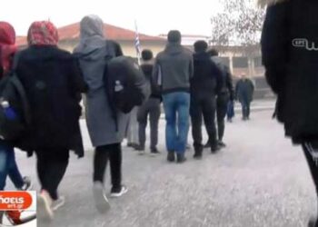 Γρεβενά: Στα θρανία από σήμερα 150 προσφυγόπουλα (video από την ΕΡΤ)