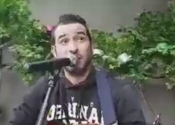 Όταν οι Koza Mostra τα …σπάνε στην Πτολεμαΐδα ξεσηκώνοντας τον κόσμο! (νέο VIDEO)