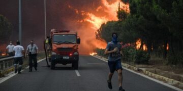 Διάλογοι-σοκ των «υπευθύνων» για Μάτι-Κινέτα: «Να καούν να βάλουν μυαλό τα όρνια»