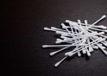 Τέλος στα πλαστικά καλαμάκια και τις μπατονέτες από το 2021